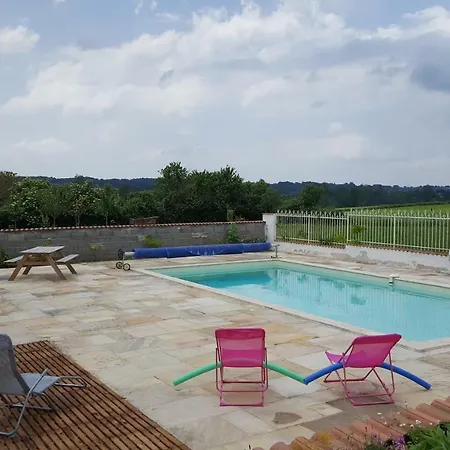 L' Oiseau Bleu 3*