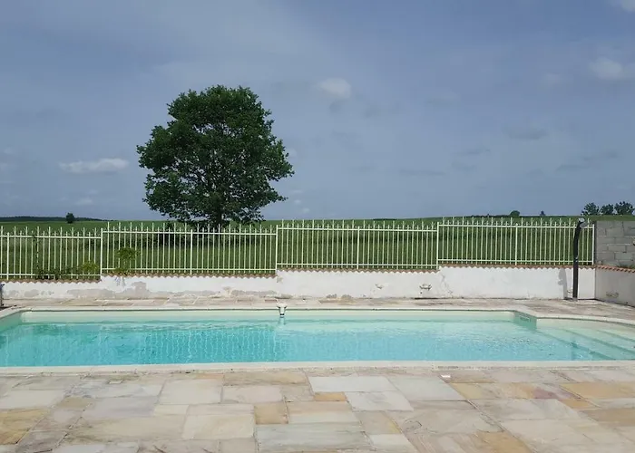 L' Oiseau Bleu Gasthuis Bazoges-en-Pareds